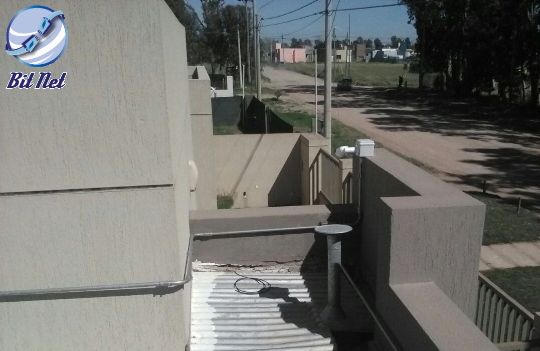 Cámara de videovigilancia instalada por BitNet